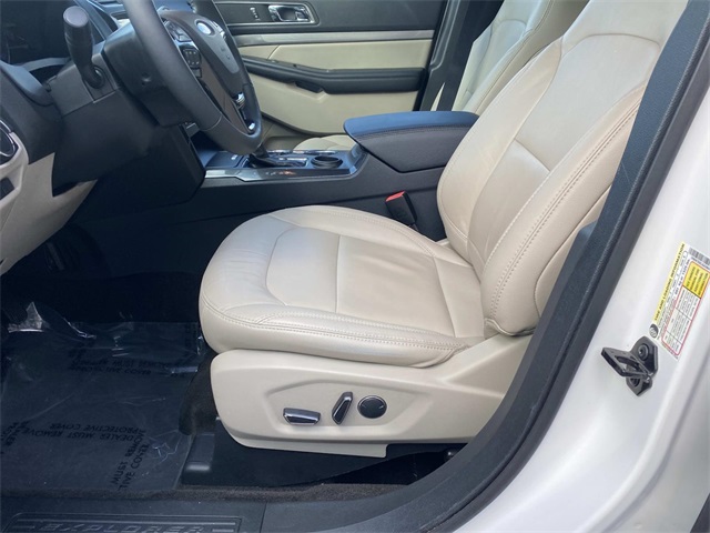 2018 Ford Explorer XLT photo 18