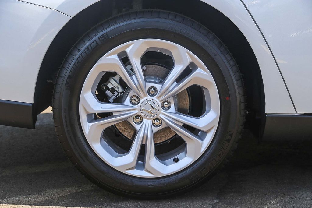 2025 Honda Accord LX photo 12