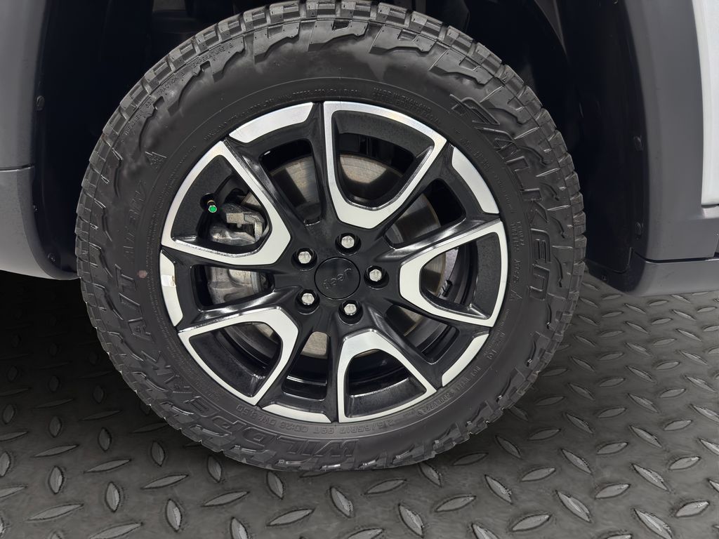 2024 Jeep Compass Trailhawk photo 8