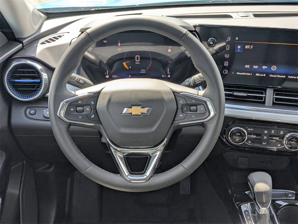 2025 Chevrolet Trax LT photo 11