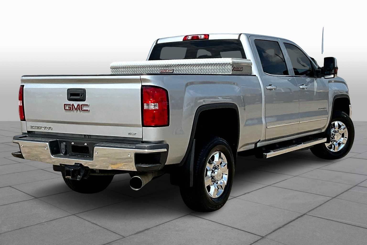 2019 Gmc Sierra HD SLT photo 11