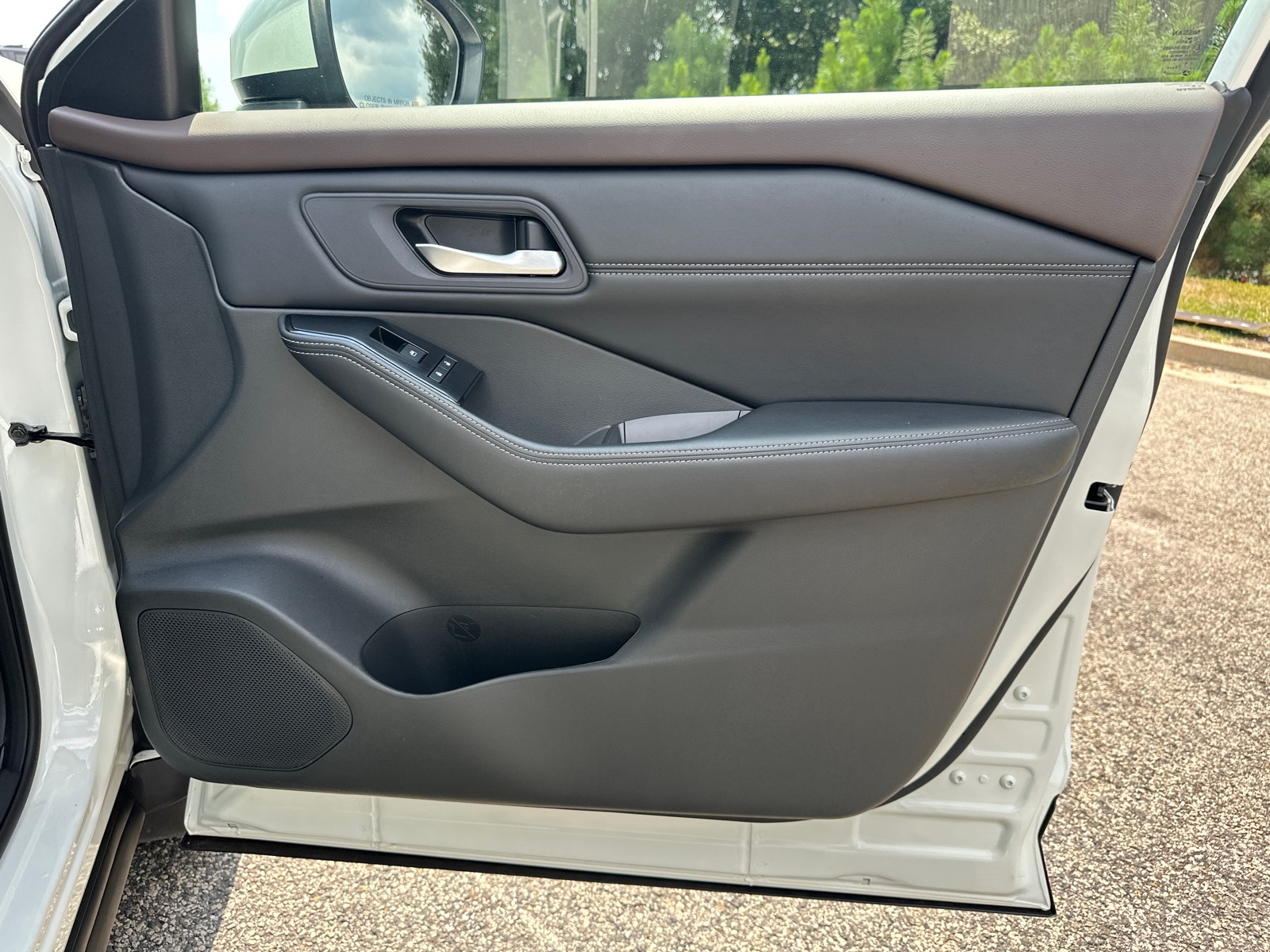 2023 Nissan Rogue SV photo 14