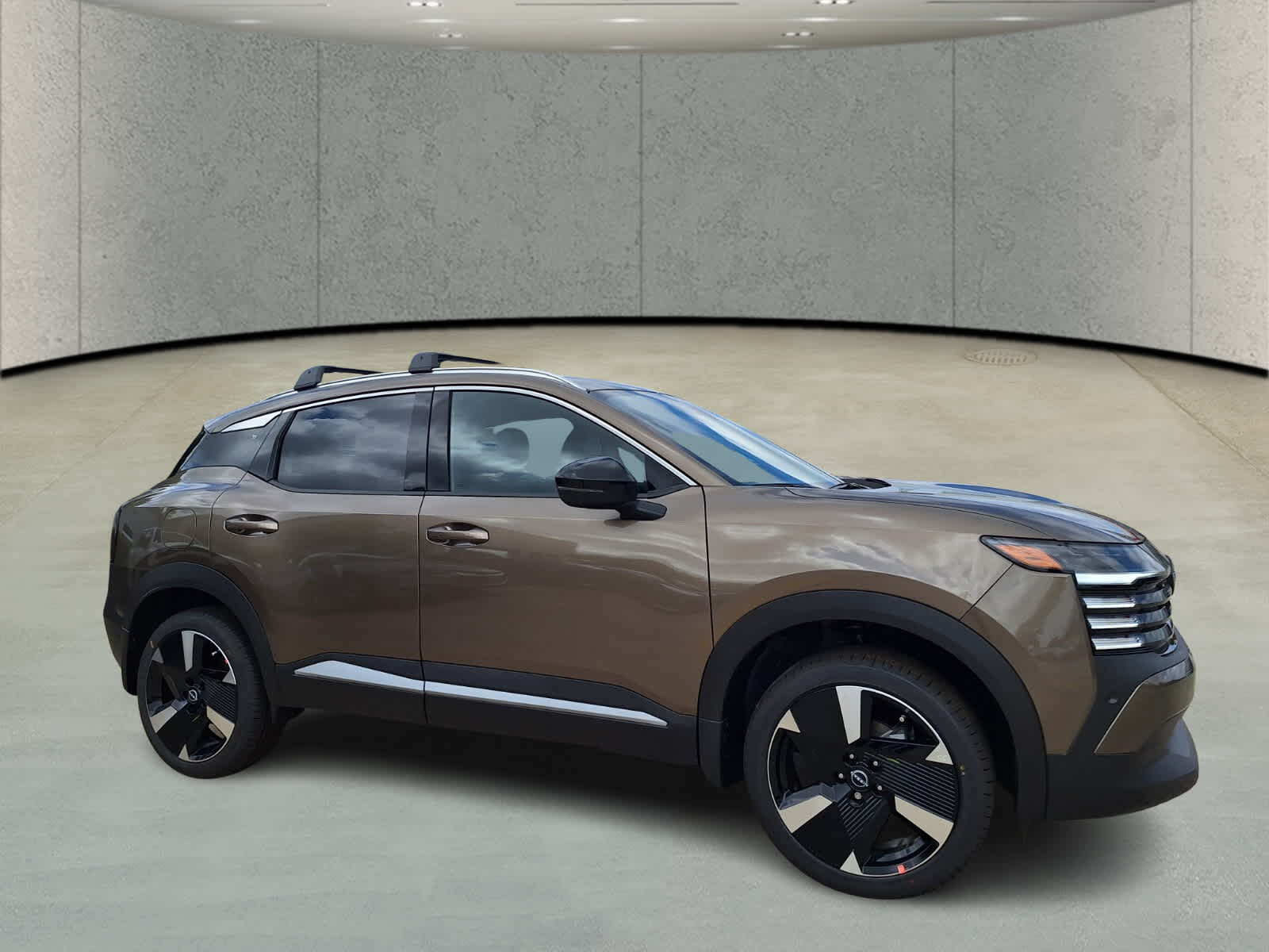 2026 Nissan Kicks SR photo 2