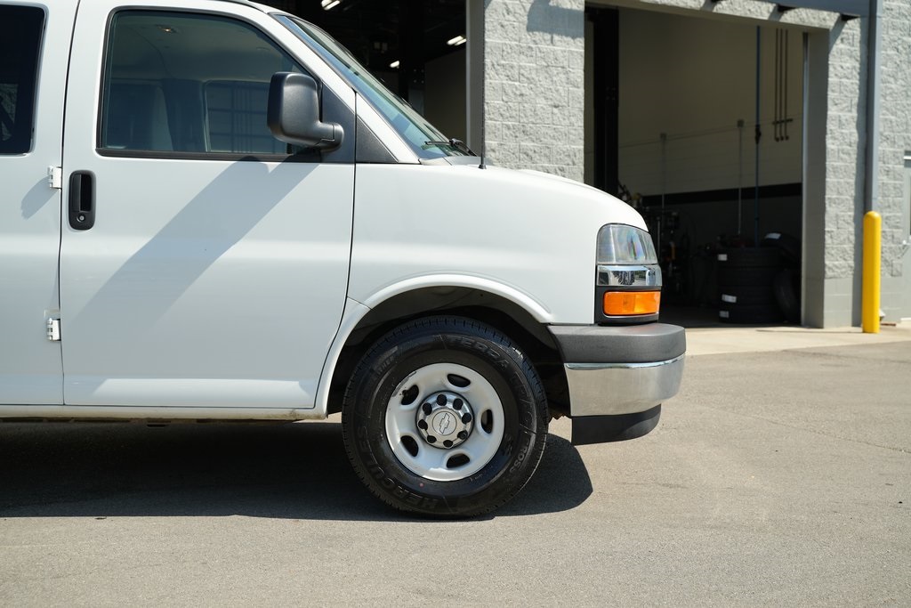 2017 Chevrolet Express 3500 LT photo 7