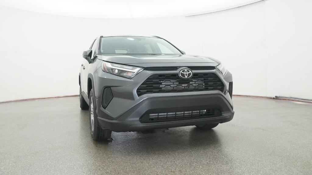 2025 Toyota RAV4 XLE photo 31