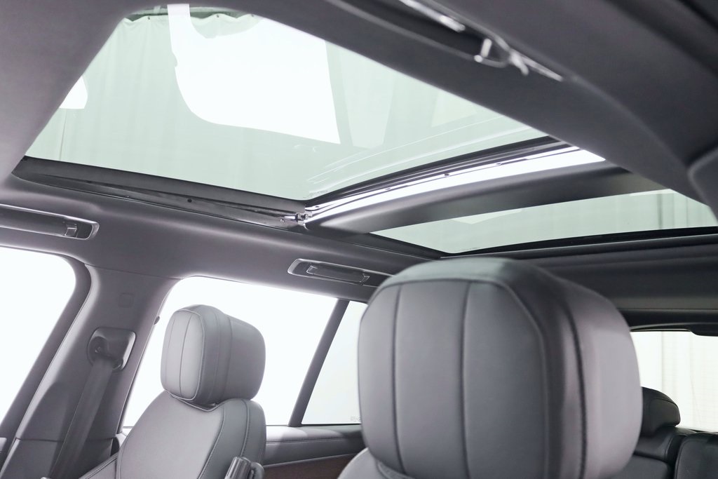 2023 Land Rover Range Rover SE photo 30