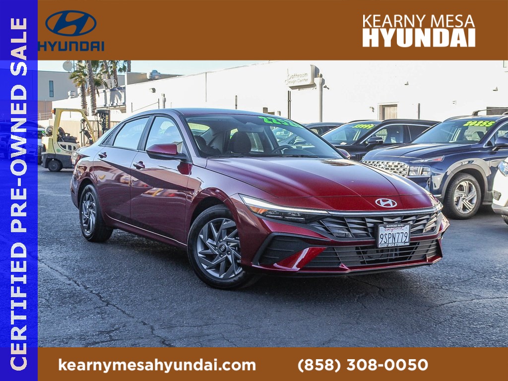 2025 Hyundai Elantra Base's photo