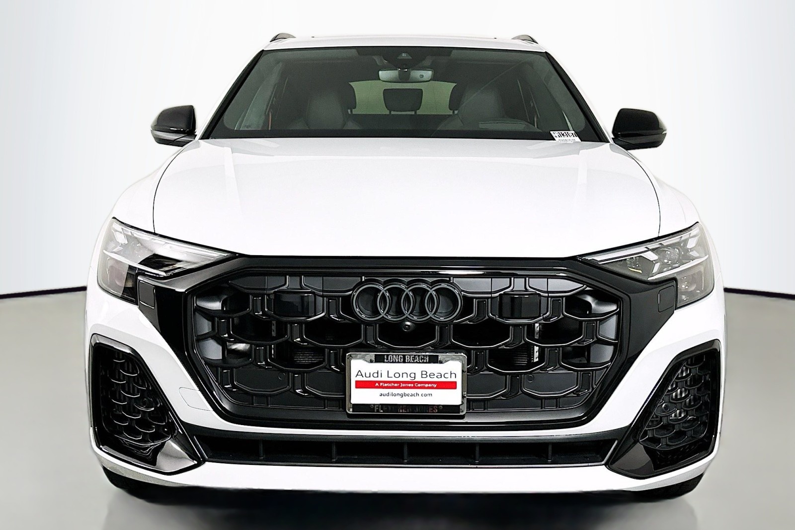 2026 Audi SQ8 Prestige photo 2