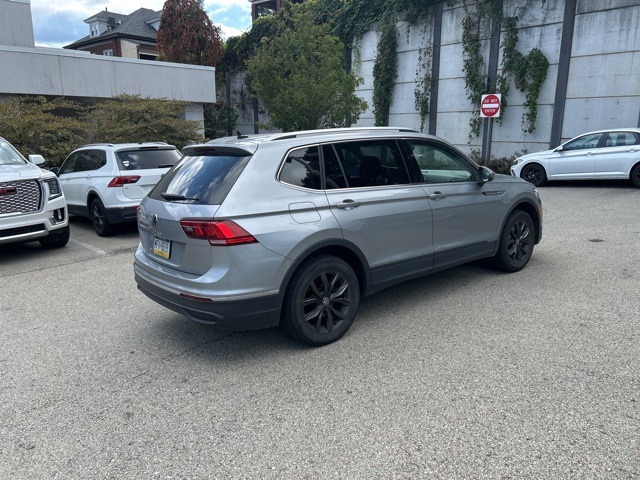 2022 Volkswagen Tiguan SE photo 2