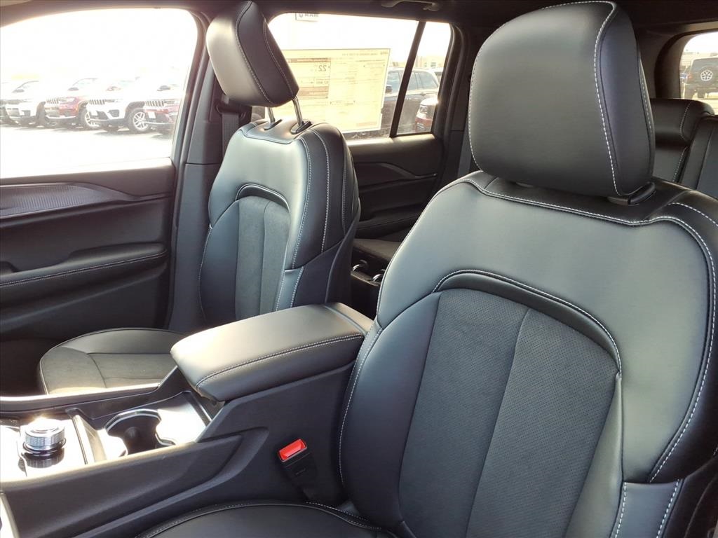 2025 Jeep Grand Cherokee Altitude X photo 7
