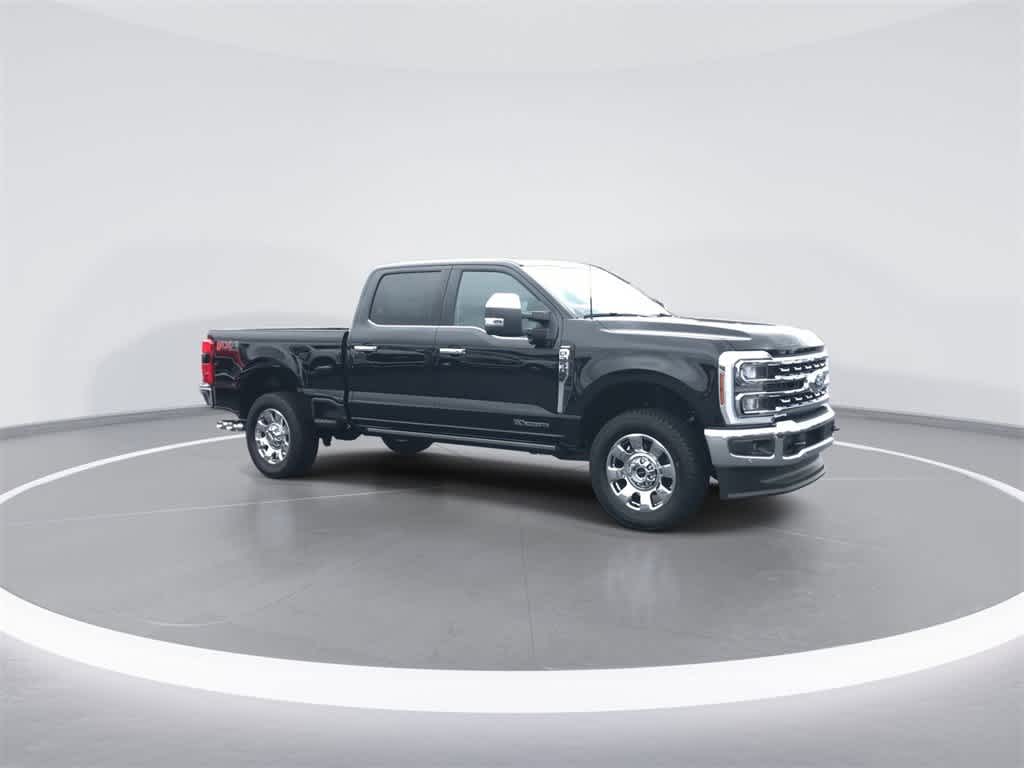 2025 Ford F-250 Lariat photo 2