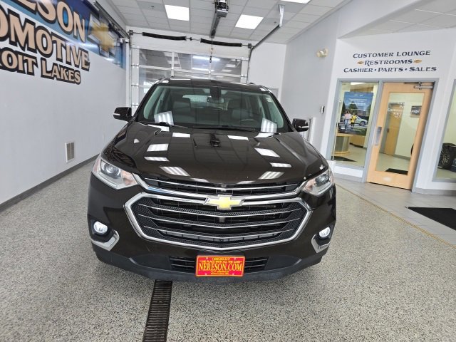 Used 2018 Chevrolet Traverse 3LT with VIN 1GNEVHKW8JJ143305 for sale in Detroit Lakes, Minnesota