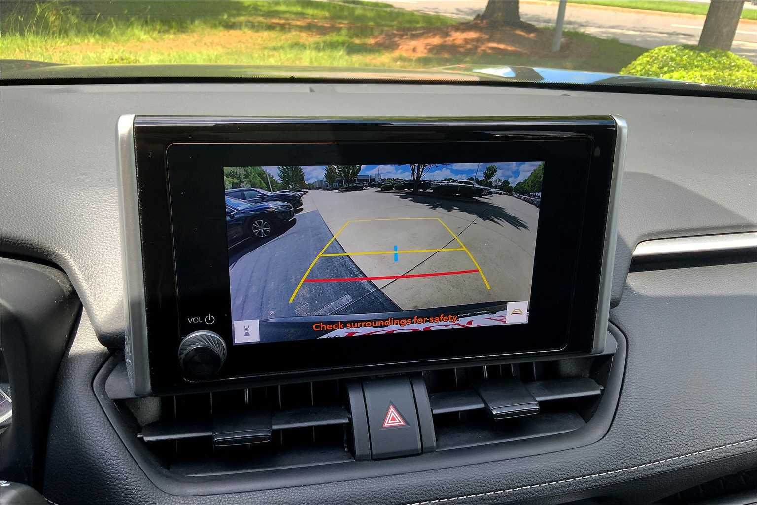 2023 Toyota RAV4 XLE photo 26