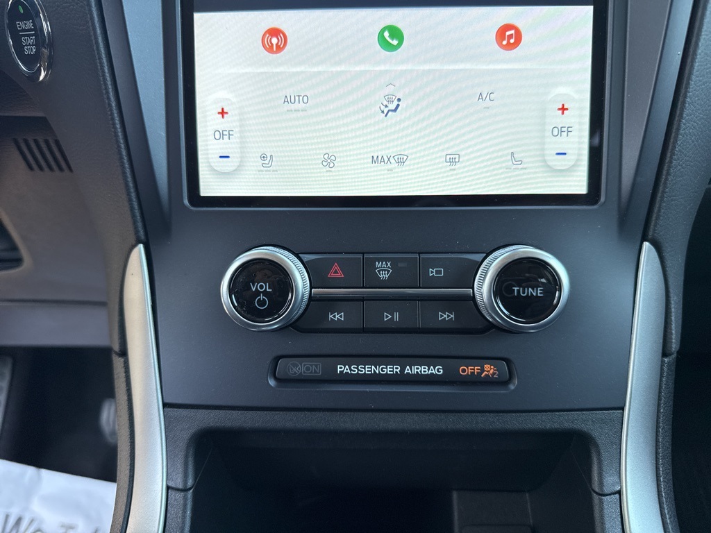 2022 Ford Edge SEL photo 16