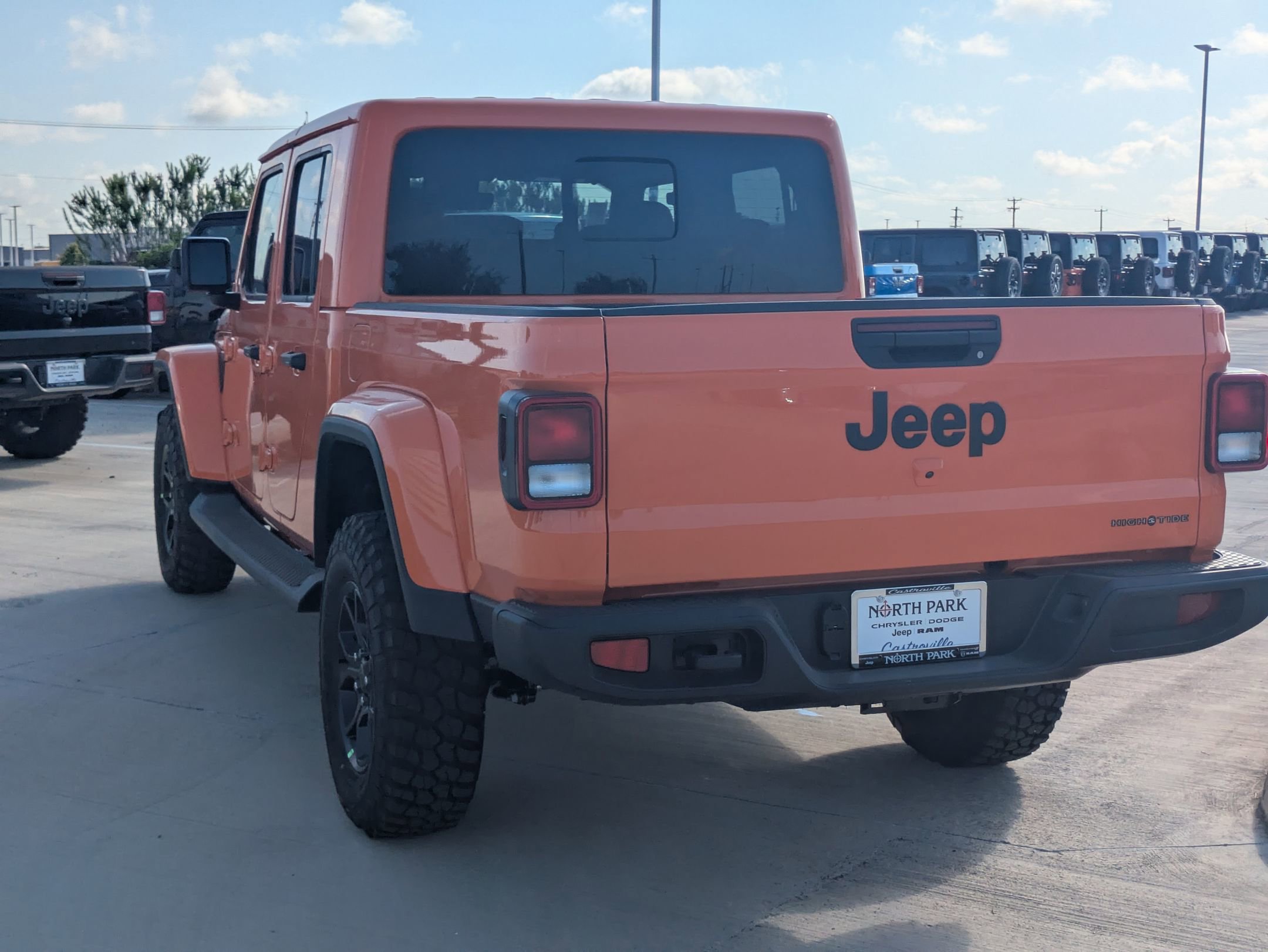 2025 Jeep Gladiator Sport photo 5