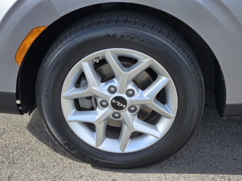 2023 Kia Soul LX photo 9