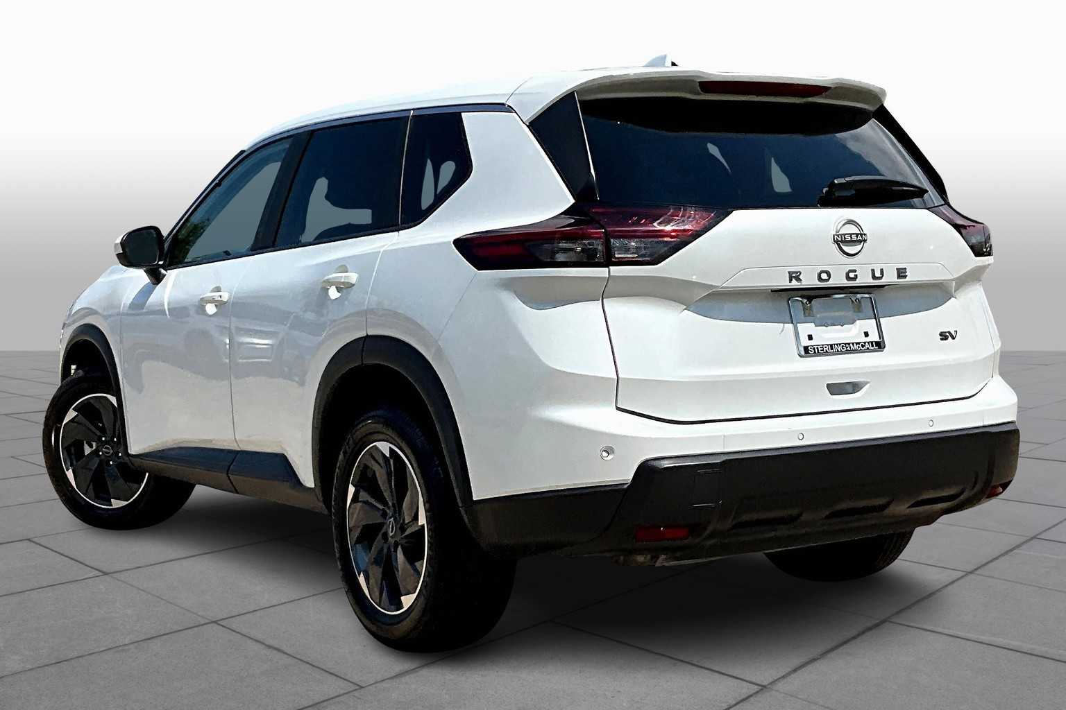 2024 Nissan Rogue SV photo 10