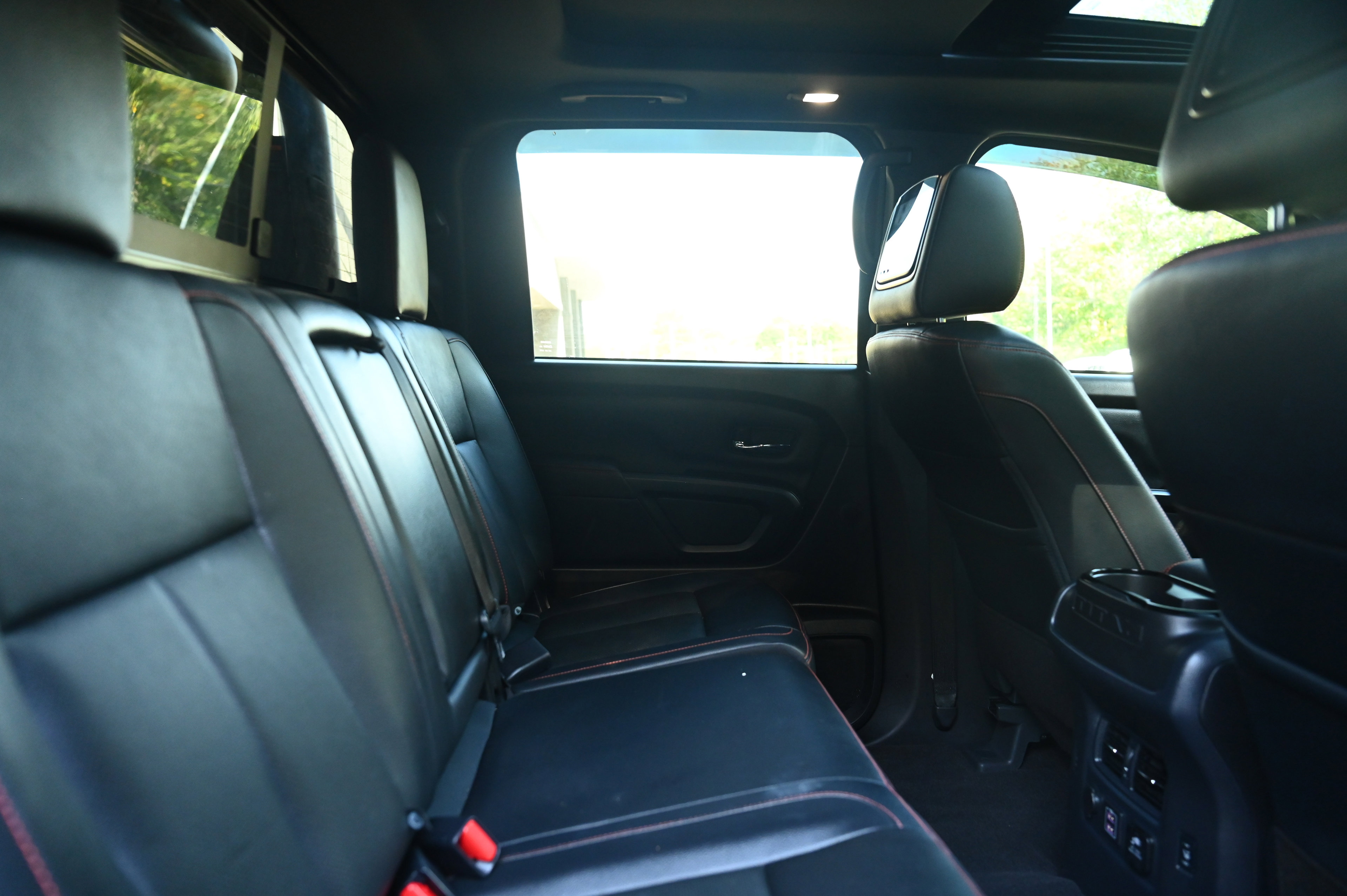 2024 Nissan Titan PRO-4X photo 24