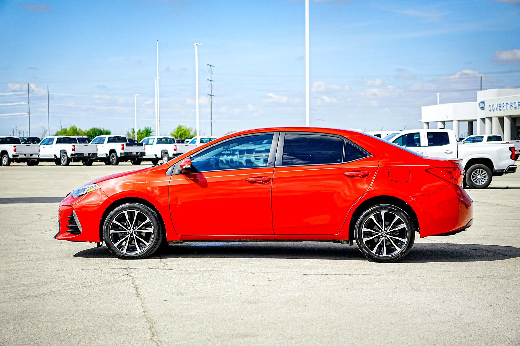 2017 Toyota Corolla SE photo 3