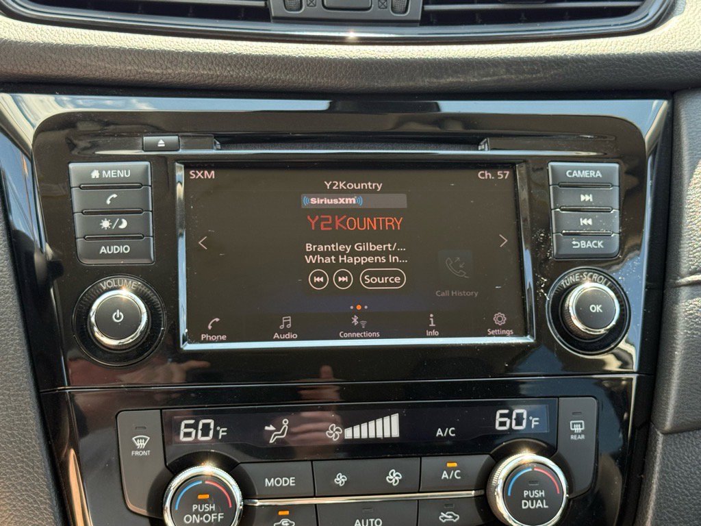 2020 Nissan Rogue SV photo 23