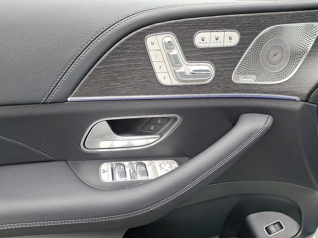 2025 Mercedes Benz GLE 450 4MATIC photo 7