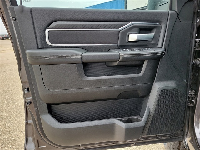 2025 Ram 2500 Big Horn photo 11