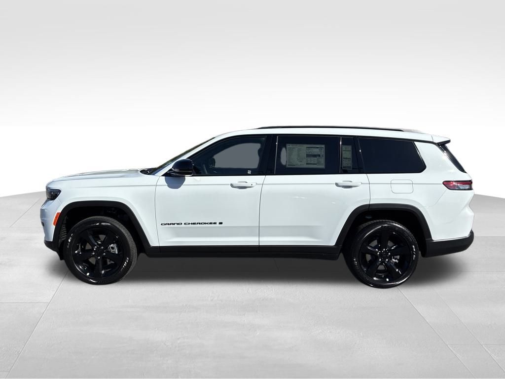2025 Jeep Grand Cherokee Altitude X photo 2