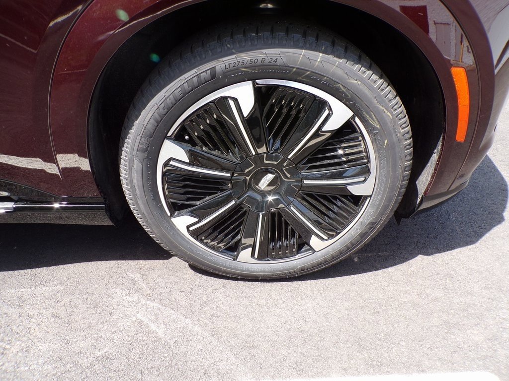 2025 Cadillac Escalade IQ Sport photo 4