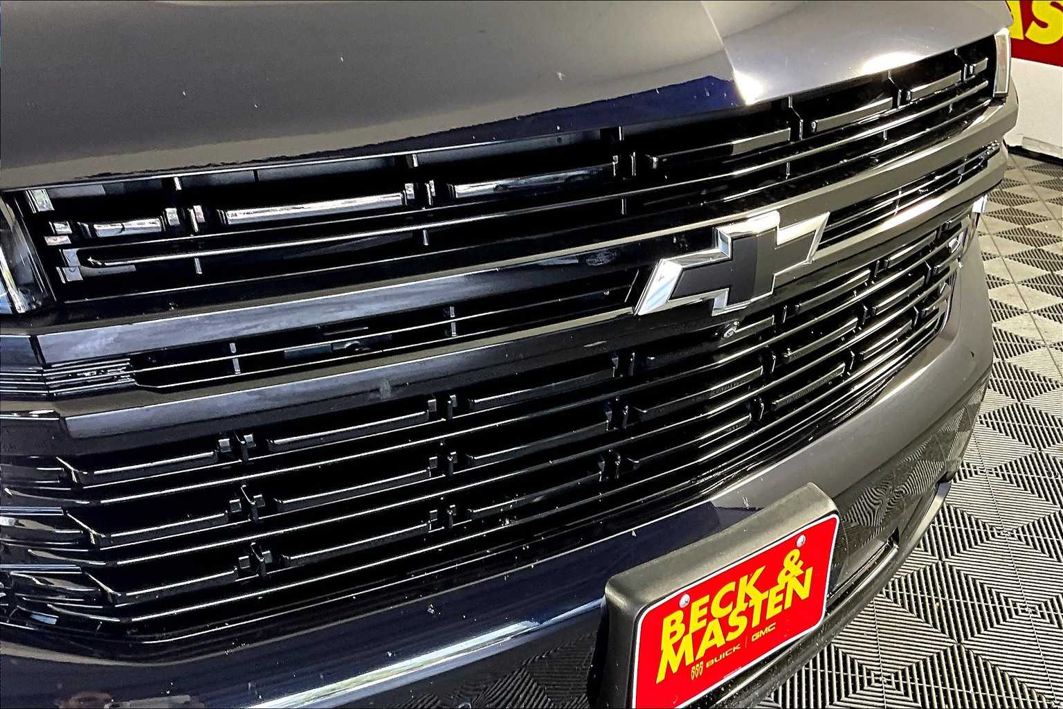 2024 Chevrolet Suburban RST photo 27