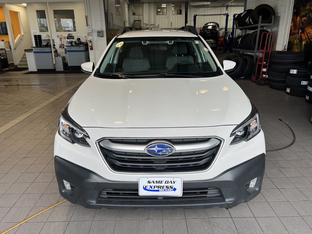 2020 Subaru Outback Premium photo 2