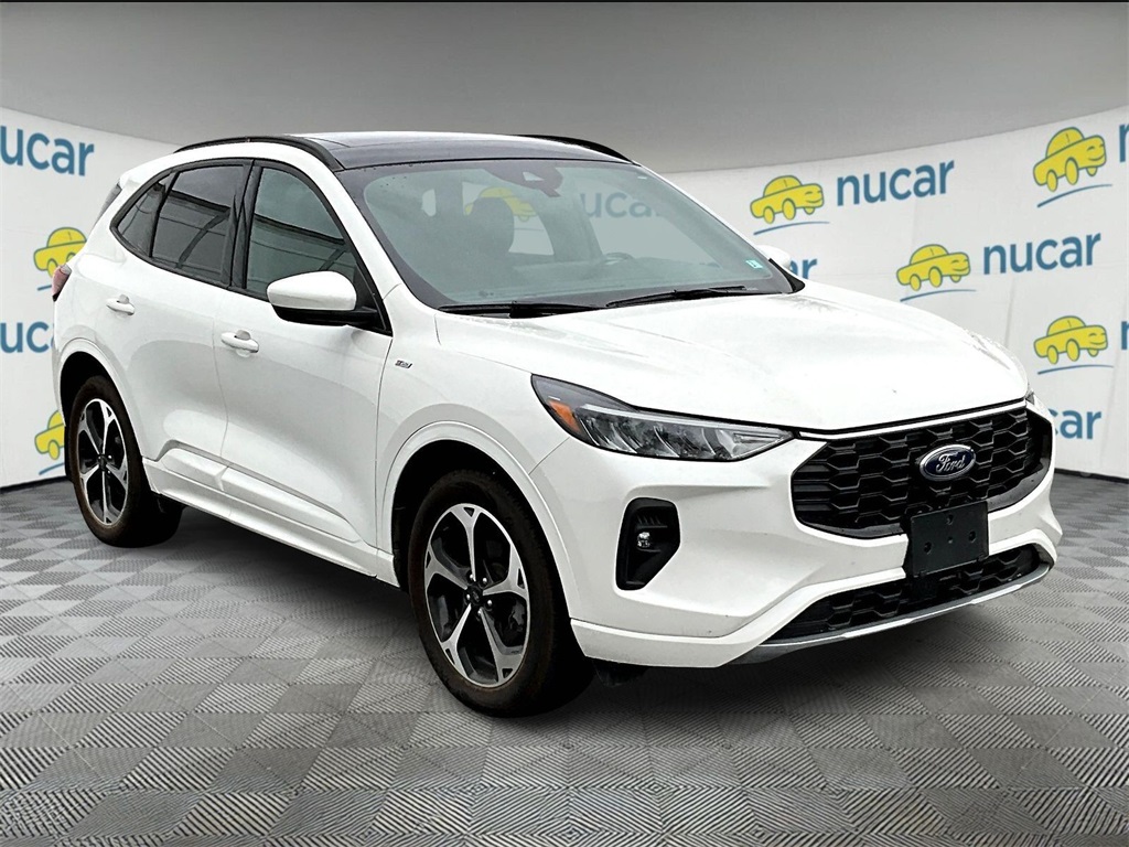 2024 Ford Escape ST-Line Select's photo