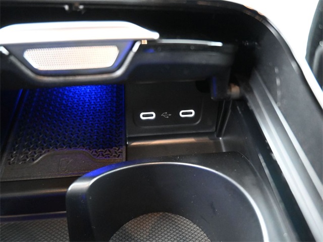 2025 Mercedes Benz C 300 photo 3