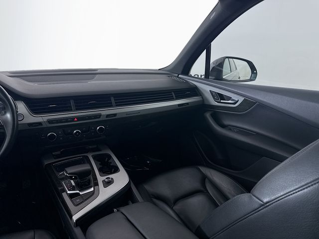 2019 Audi Q7 45 Premium photo 19