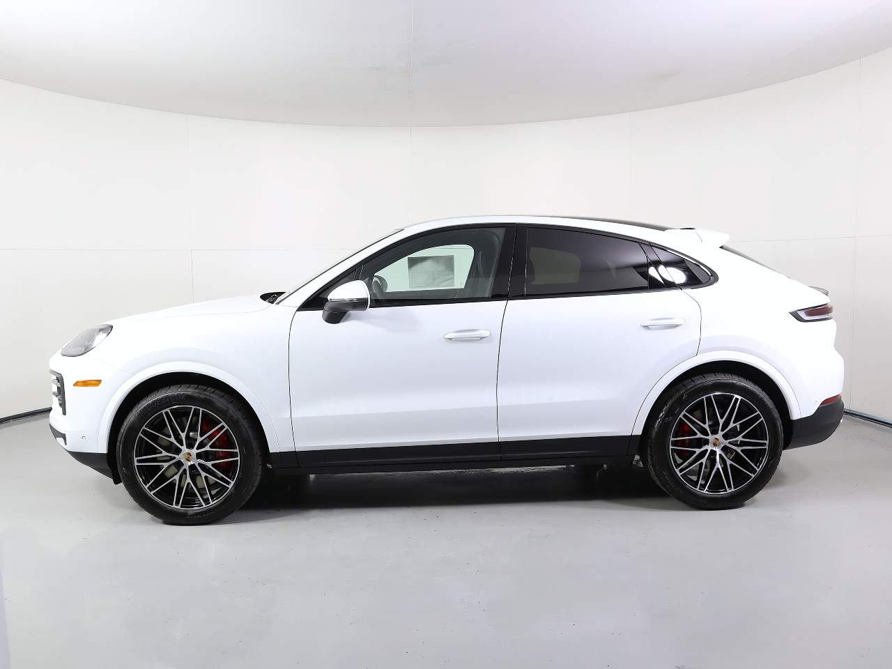 2026 Porsche Cayenne S Coupe photo 2