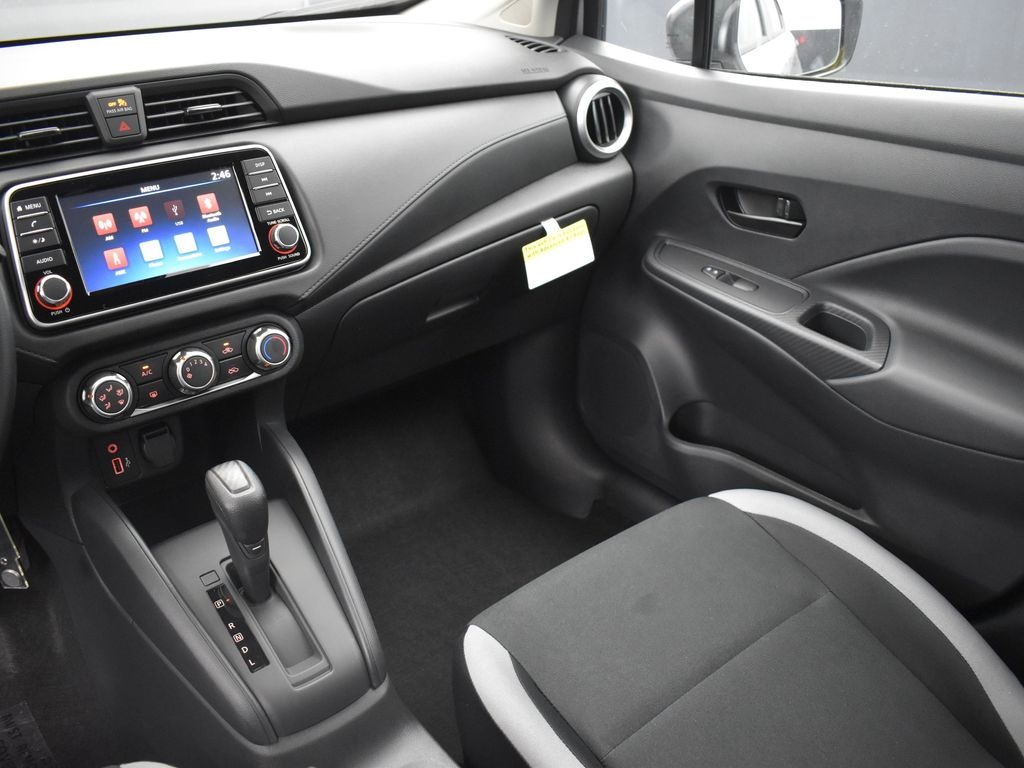 2025 Nissan Versa 1.6 S photo 31