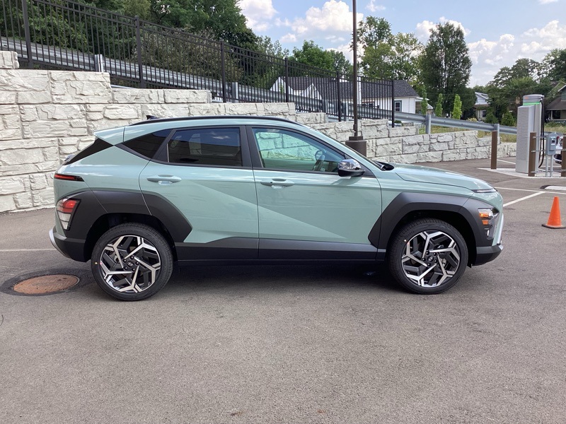 2026 Hyundai Kona SEL photo 8