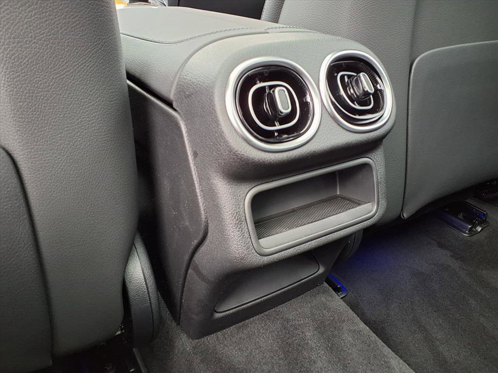 2026 Mercedes Benz GLC 300 photo 5