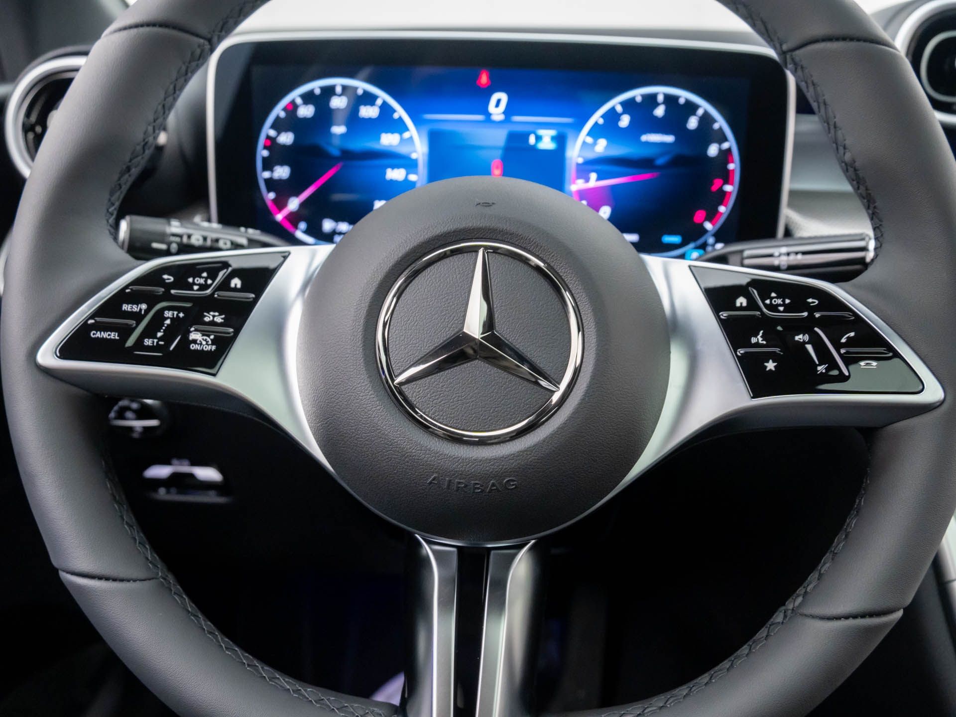 2025 Mercedes Benz GLC 300 4MATIC photo 13