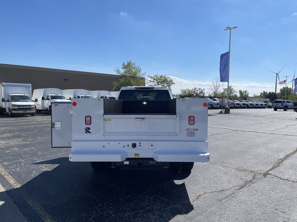 2024 Chevrolet Silverado 3500HD Work Truck photo 3