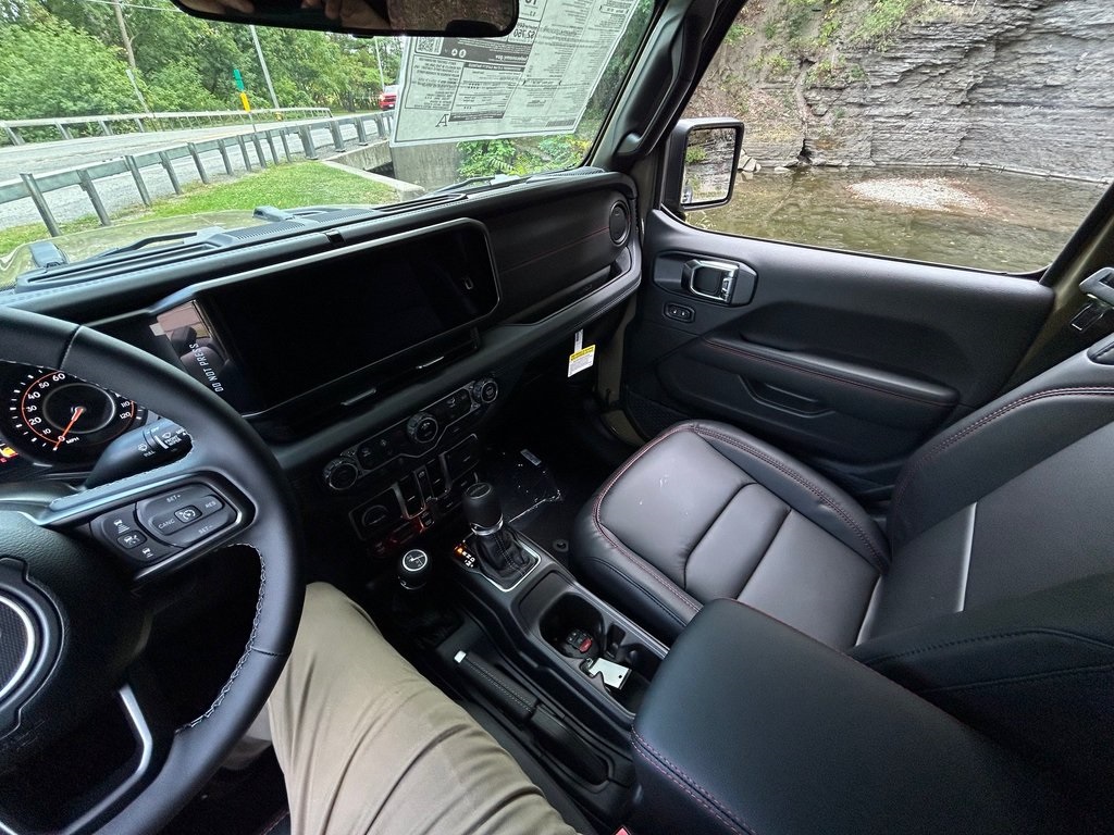 2025 Jeep Gladiator Rubicon photo 17
