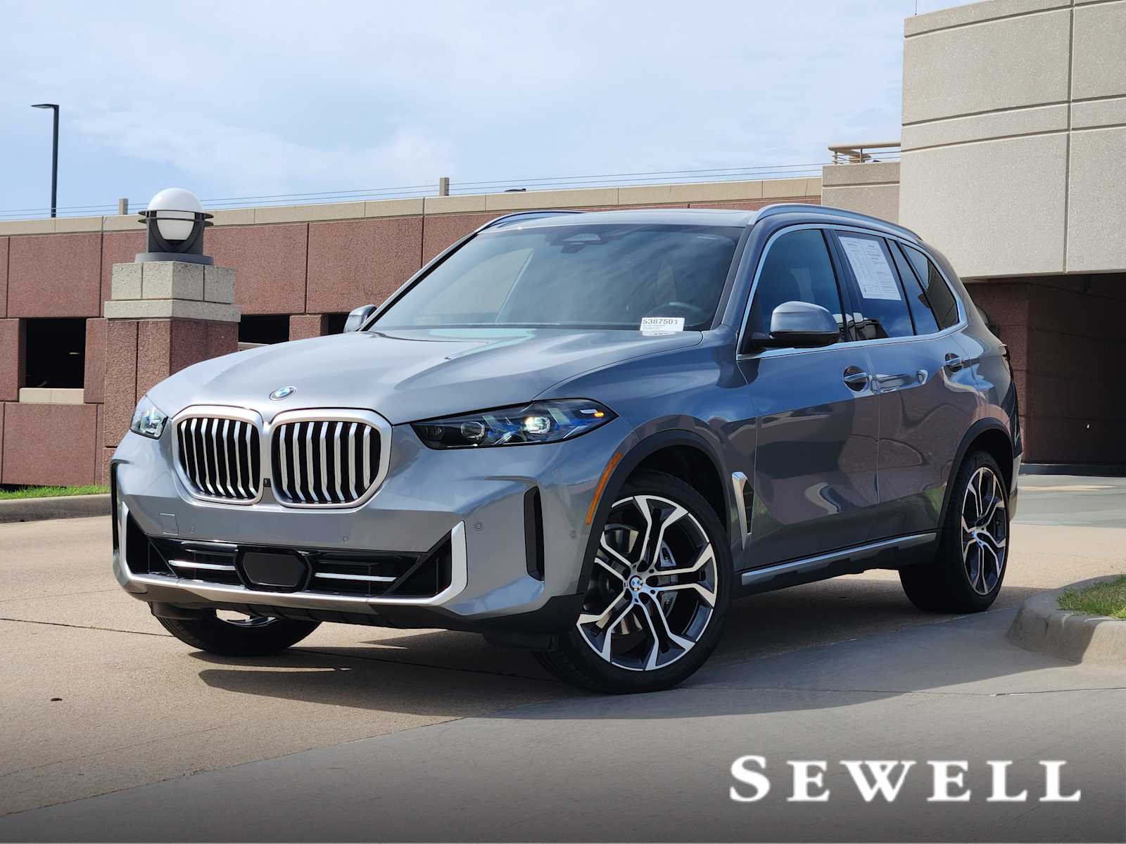 2024 BMW X5 40i's photo