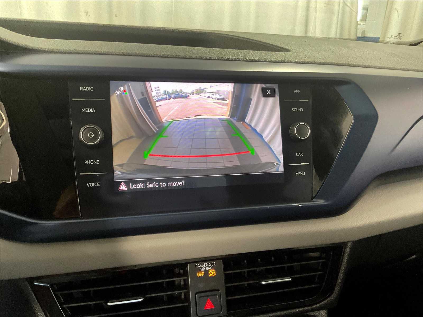 2022 Volkswagen Taos SE photo 15