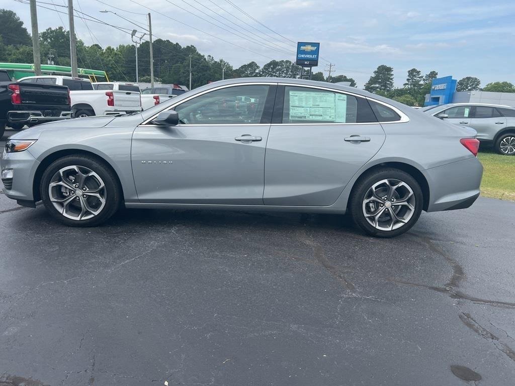 2024 Chevrolet Malibu 1LT photo 2