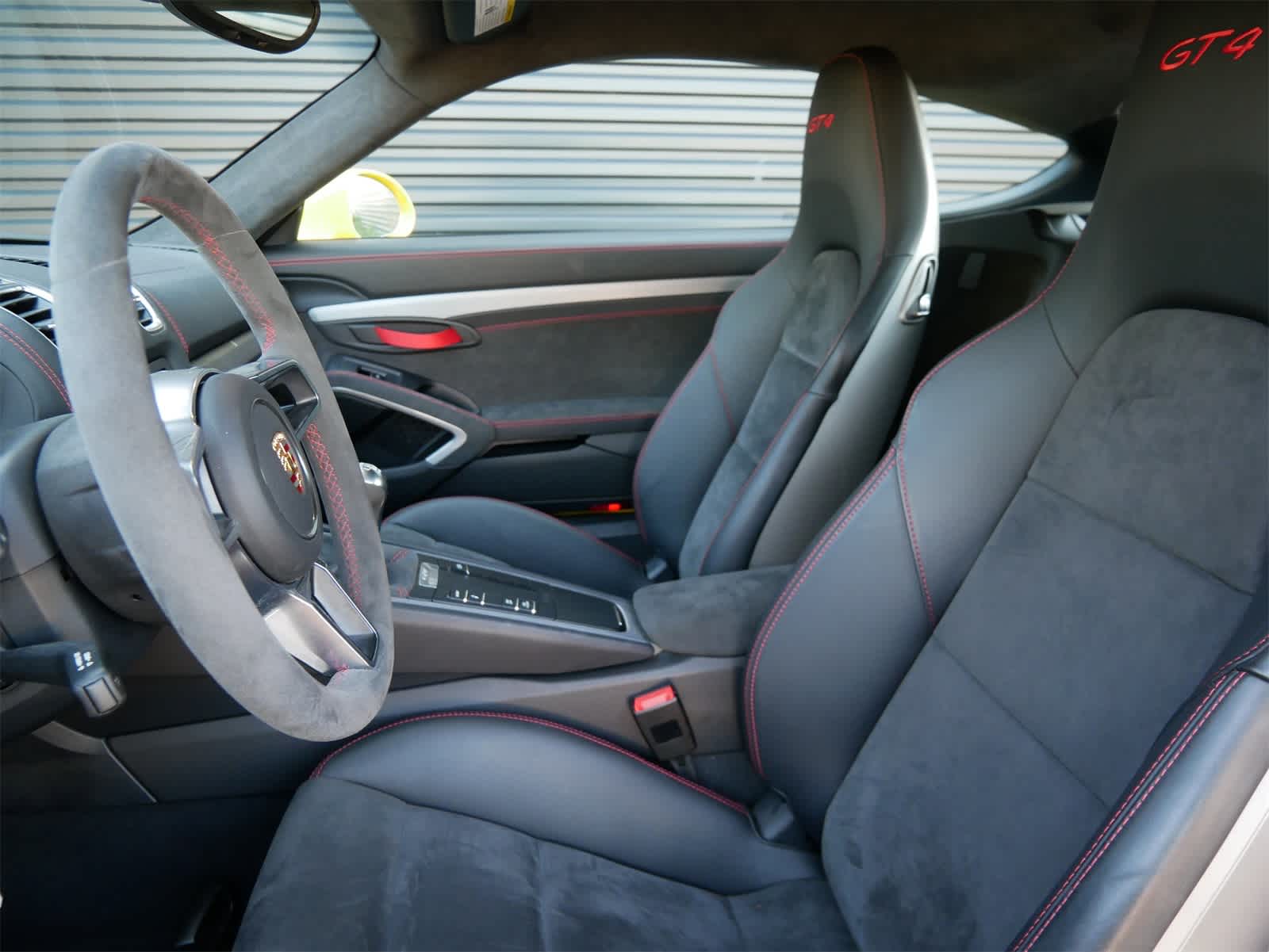 2016 Porsche Cayman GT4 photo 5