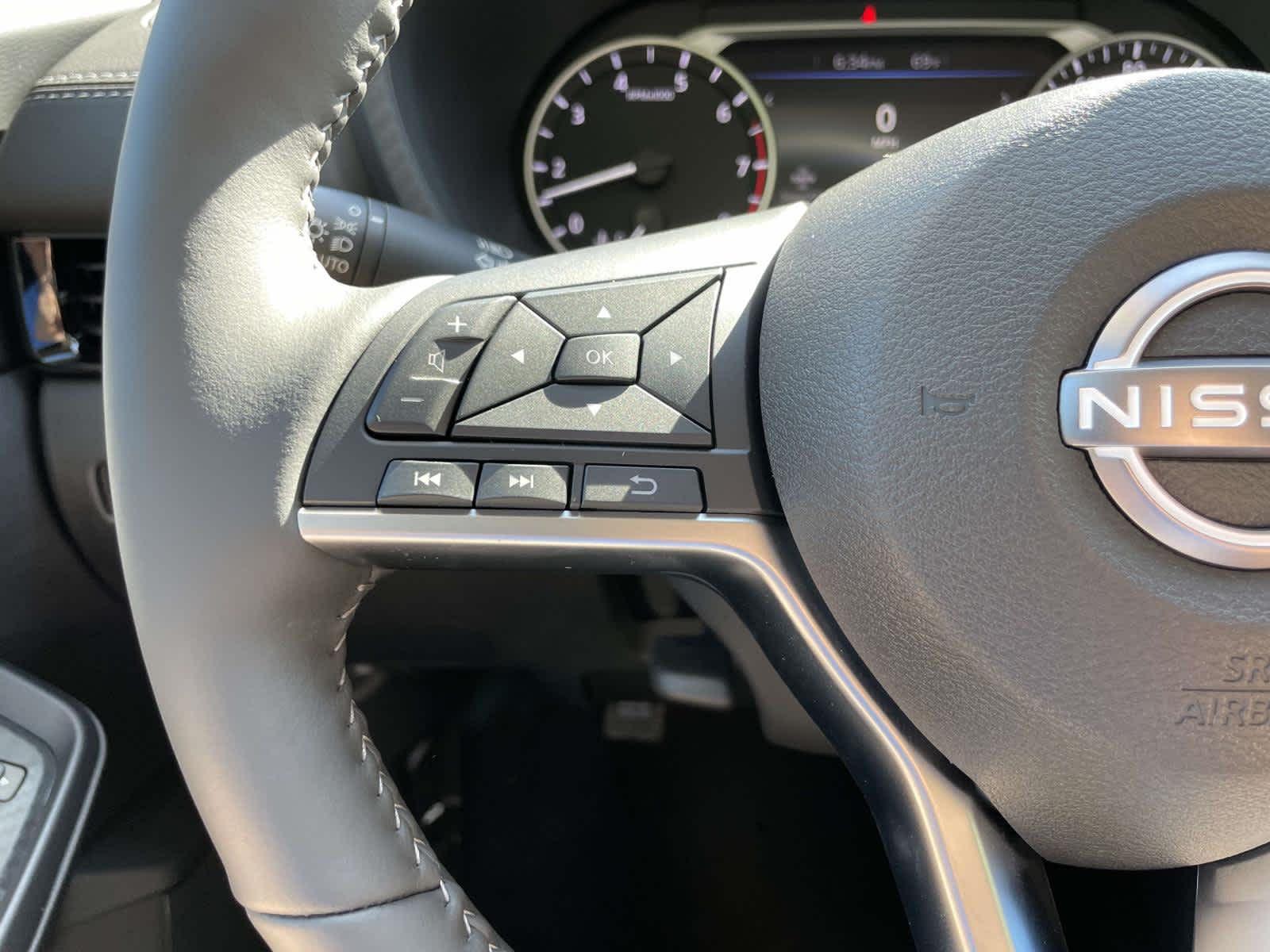 2025 Nissan Sentra SV photo 22