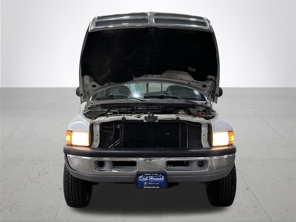2000 Dodge Ram SLT photo 4