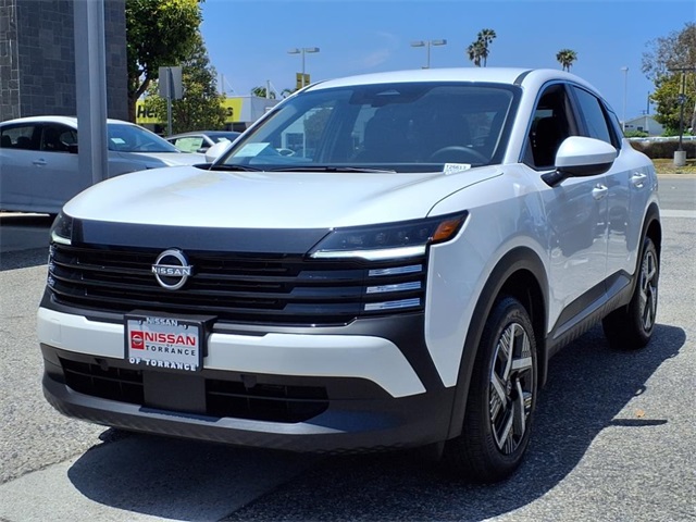 2025 Nissan Kicks SV photo 2