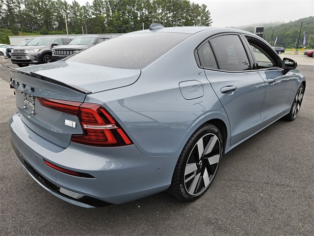 2023 Volvo S60 Recharge T8 Plus photo 5
