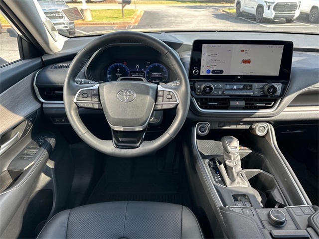 2024 Toyota Grand Highlander Platinum photo 10