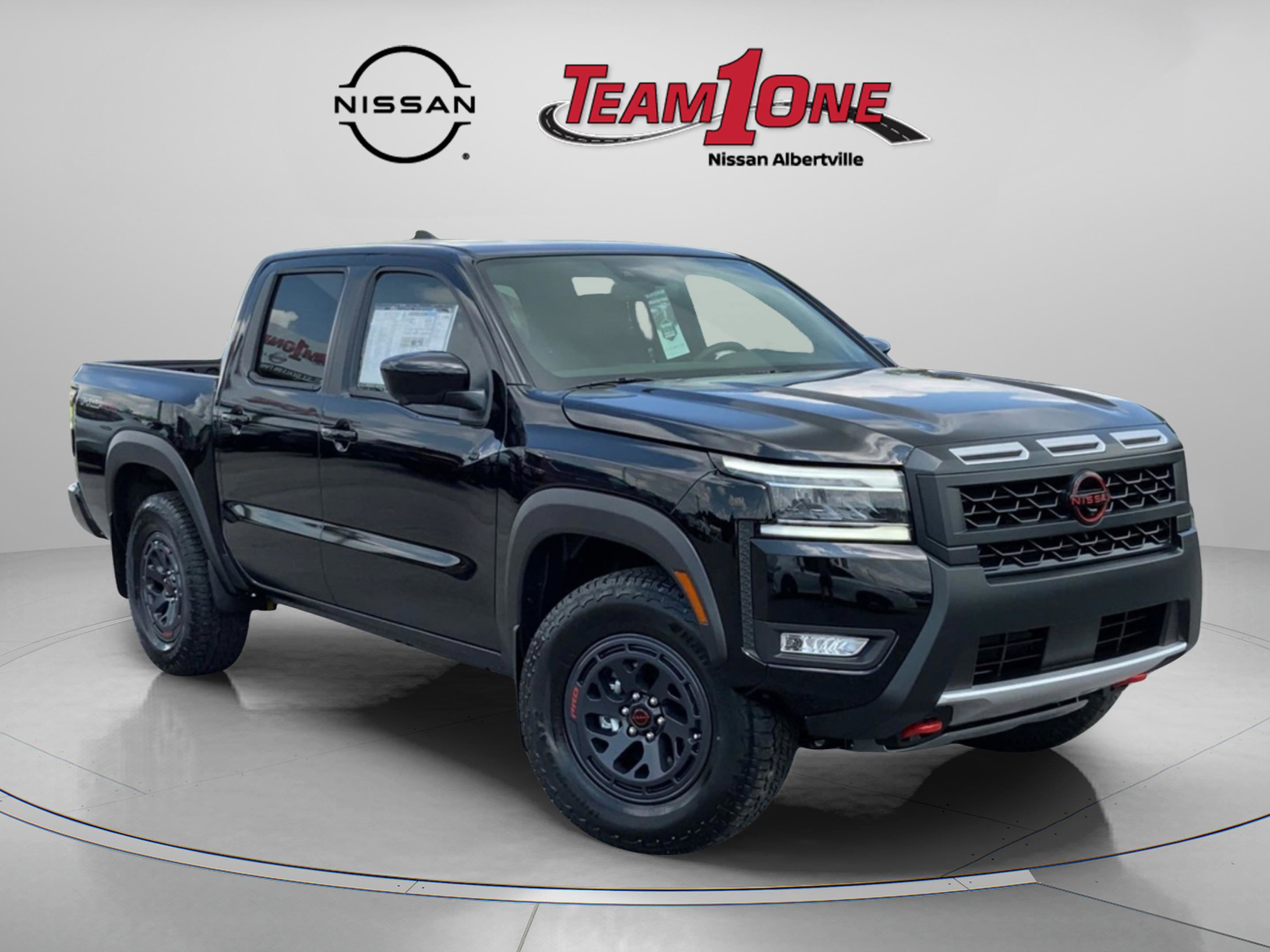 2025 Nissan Frontier PRO-4X's photo